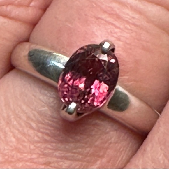1.96 cts Pink Tourmaline Oval Faceted Sterling Silver Ring EUC - Picture 6 of 16